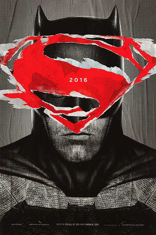 Front cover of Batman V Superman: Dawn Of Justice DVD featuring Batman and Superman in dramatic pose