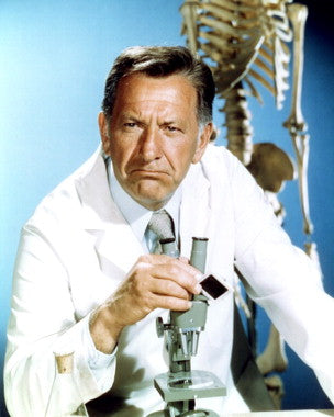 Jack Klugman as Quincy in a dramatic scene from Quincy M.E.