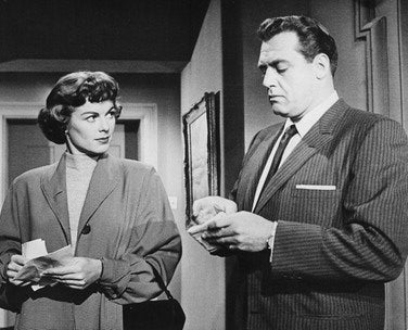 Cover of the Complete Perry Mason Series featuring Raymond Burr in a courtroom setting.