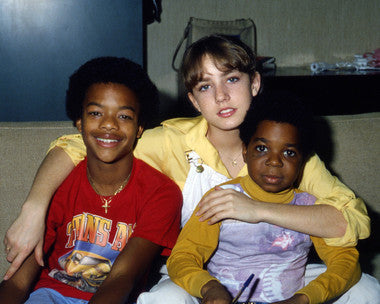 Cover of the Diff'rent Strokes DVD box set featuring the main characters in a family setting.